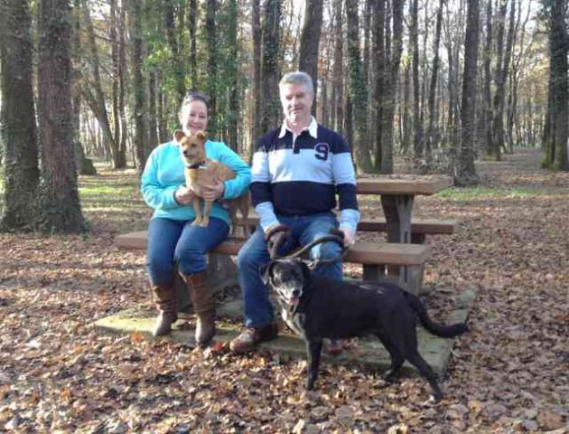 Maria, Tony & Pippa (& Julio) having a rest, on their journey from N.Wales to Málaga.