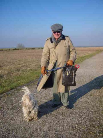 Ted & Pedro 'stretching their legs' in N.France, on their way from Mallorca to Leics.