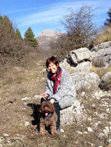 Ann and Kizzie enjoying a break in the Granada countryside, on their journey from Divonne-les-Bains in France to Calahonda in Málaga.